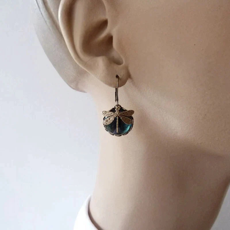 Spherical Dragonfly Oorbellen in Antique Gold