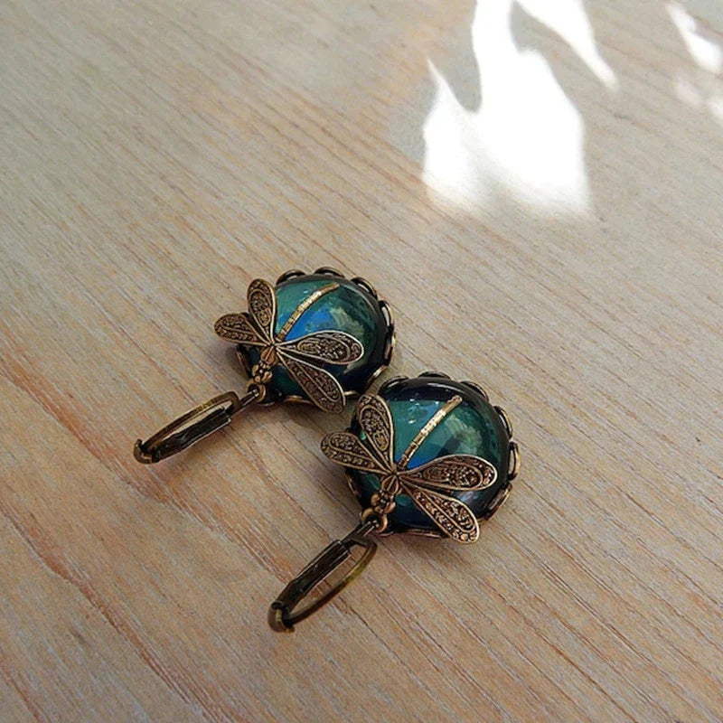 Spherical Dragonfly Oorbellen in Antique Gold